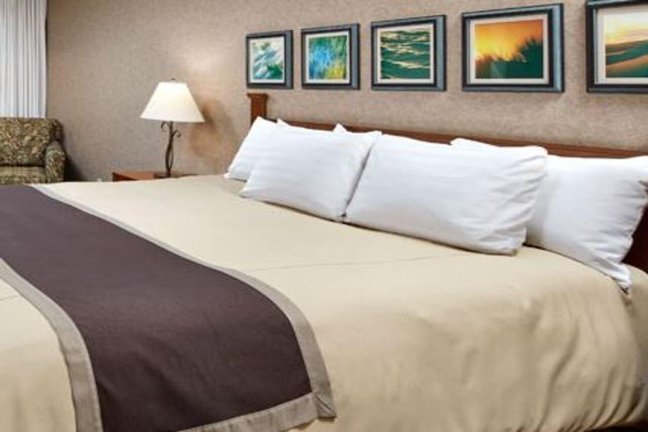 Cavalier Oceanfront Hotel
