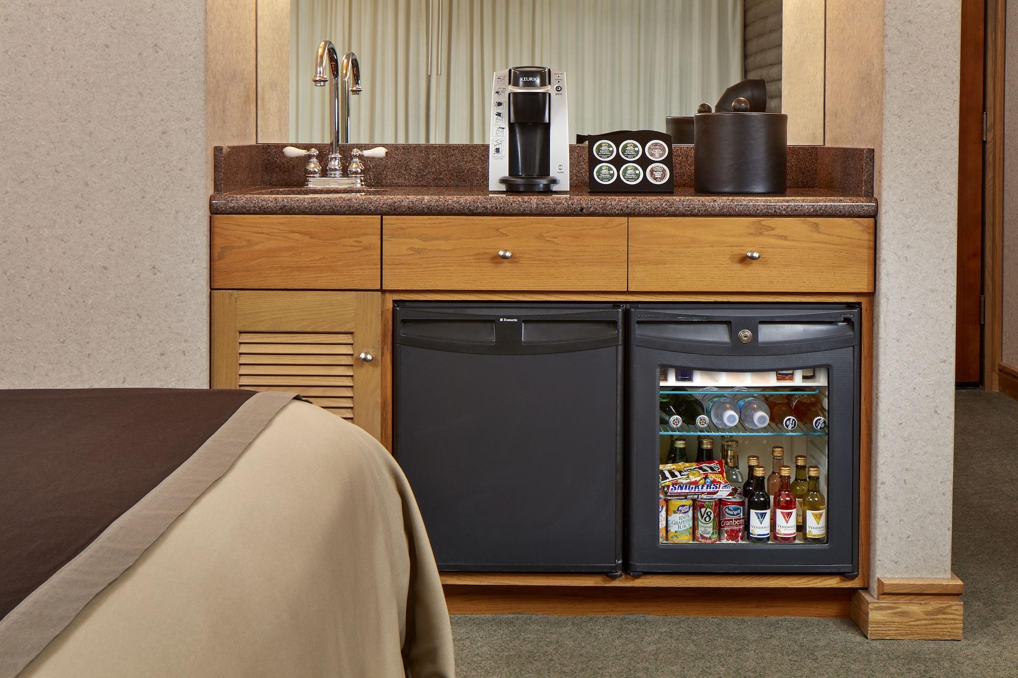Cavalier Oceanfront Hotel 3*